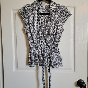 Dressy casual top with tie around waist